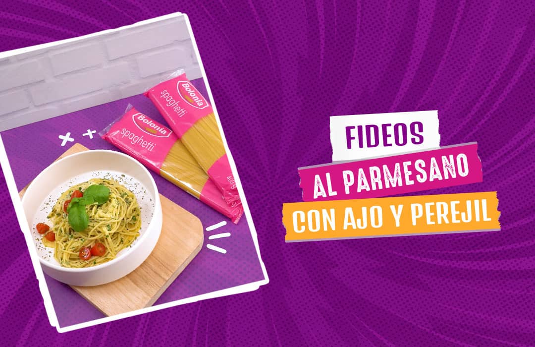 Fideos al parmesano con ajo y perejil